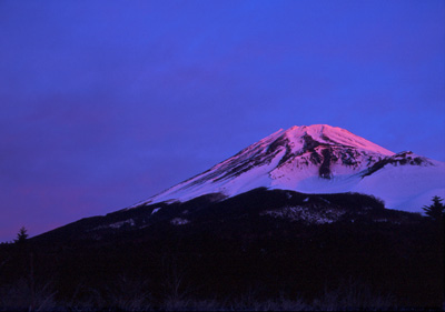 �����˂���