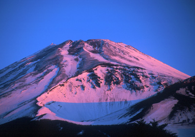 �����˂���