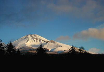 �����˂���